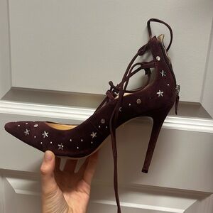 Isa Tapia suede pumps with star detail